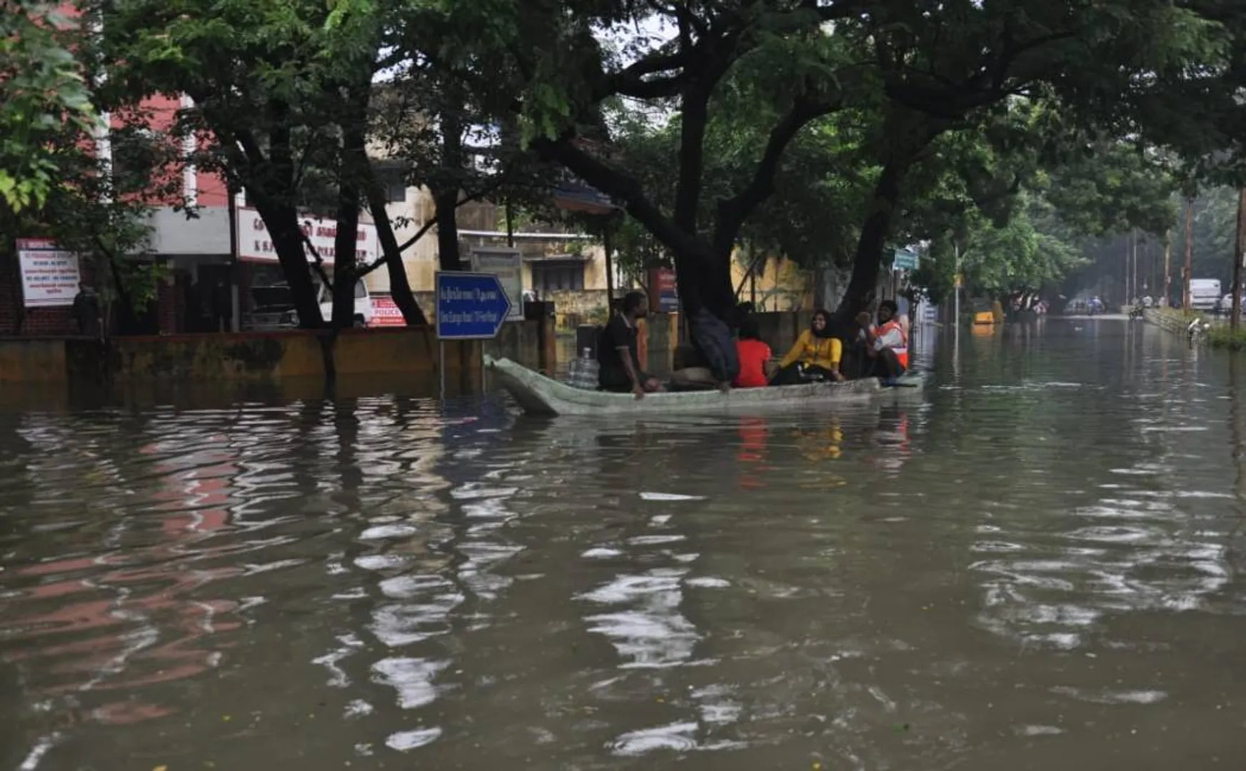 CHENNAI HEAVY RAINS HELP LINE NUMBER ANNOUNCED GREATER CHENNAI CORPORATION 